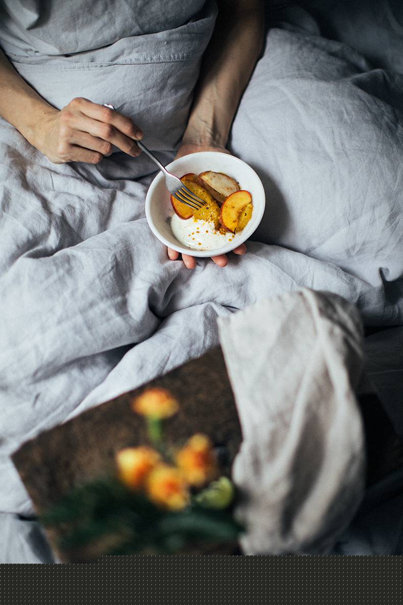 Baked fruits with yoghurt, simple yet not ordinary